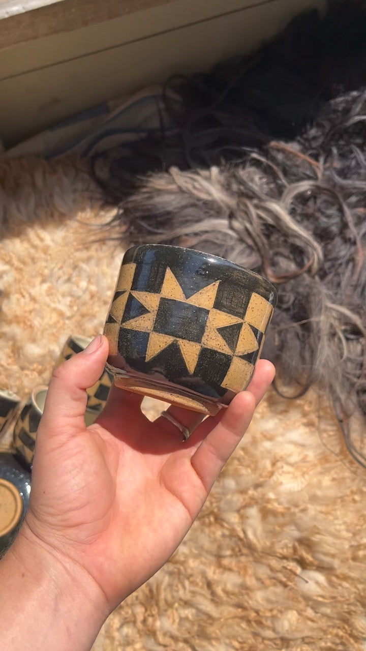 Sawtooth Quilted Cup- Black