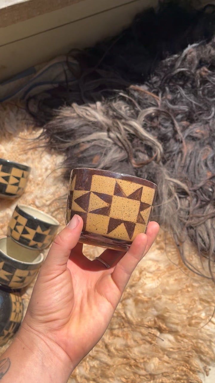 Sawtooth Quilted Cup- Dark Brown